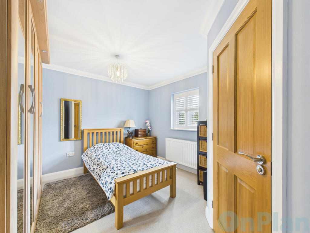 CAM04024G0-PR0028-STILL026