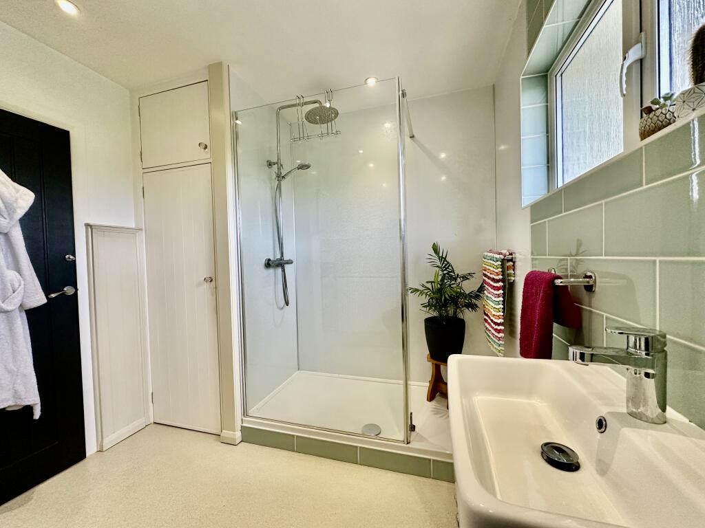 Main Shower room