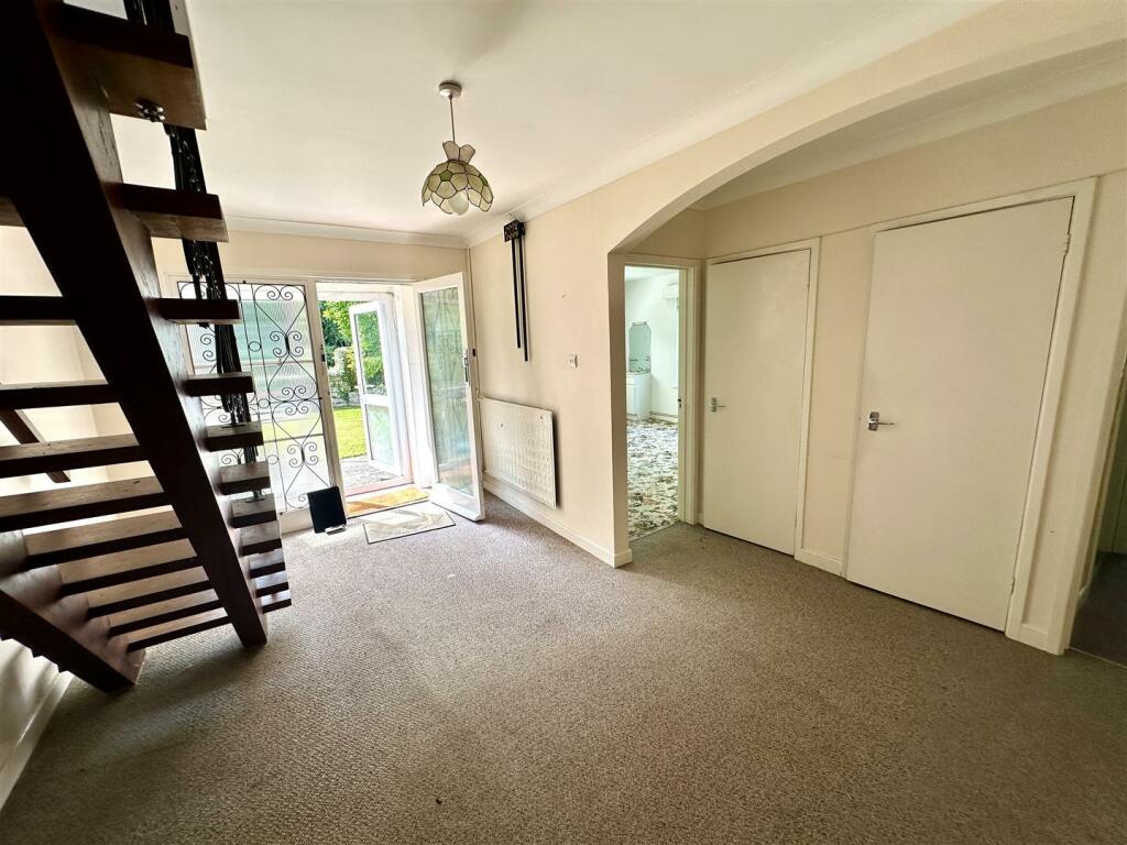 ENTRANCE HALL