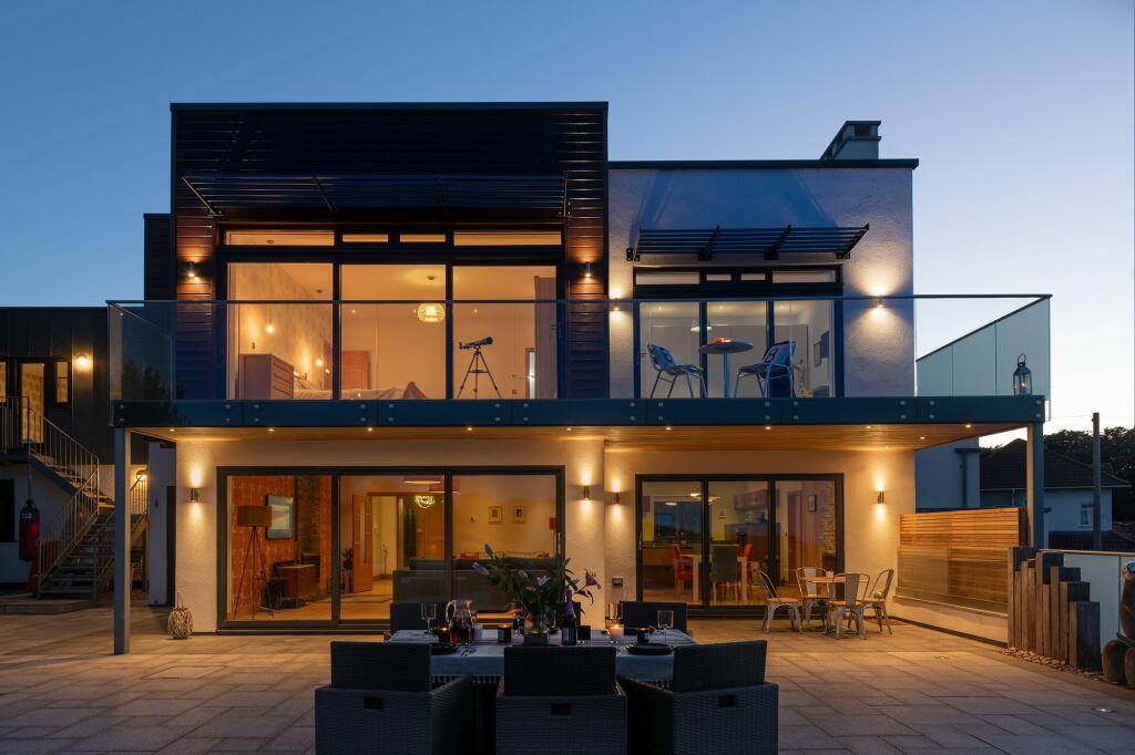 Exterior Twilight_Eastleigh House_Churston Ferrers