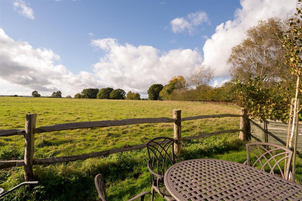 1 heath villas tn26 (31).jpg