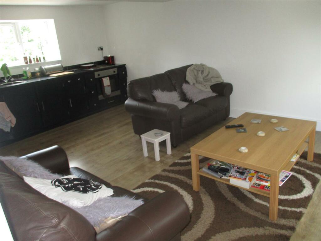 Loungekitchen.JPG