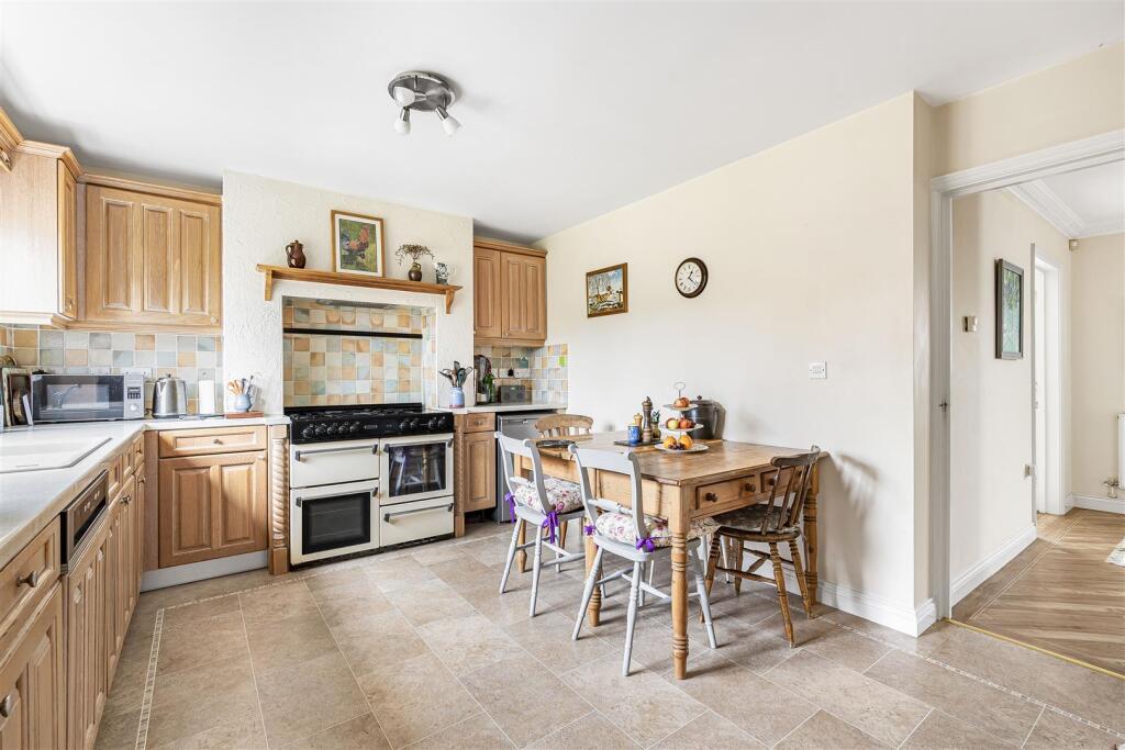 12 Senna Drive, Towcester (11).JPG