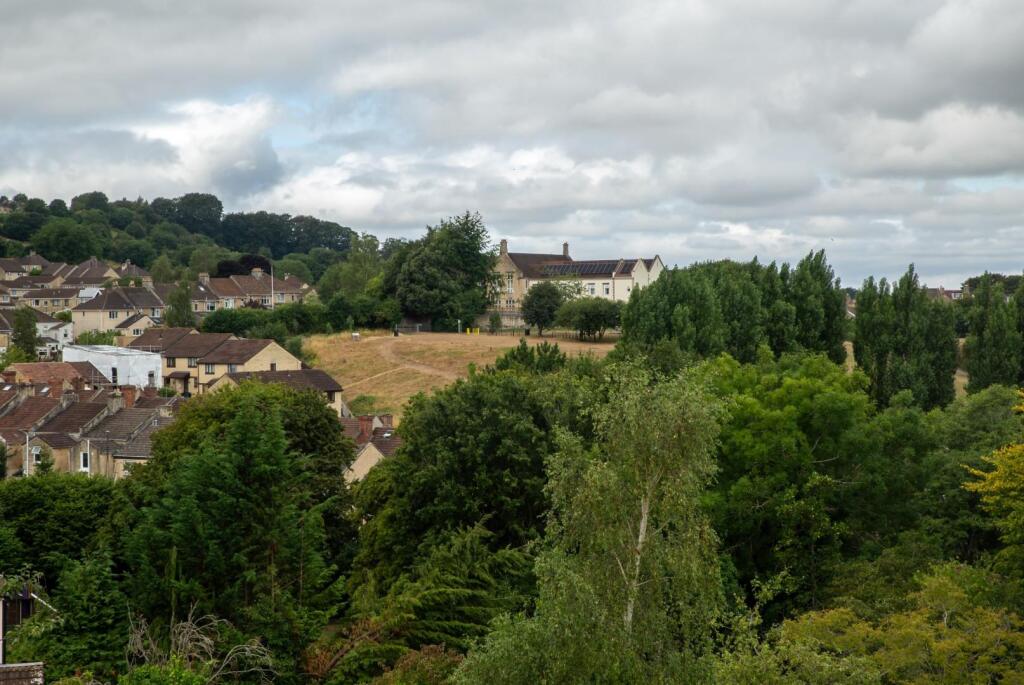 3 Claude Avenue BA2 1AE-25.jpg