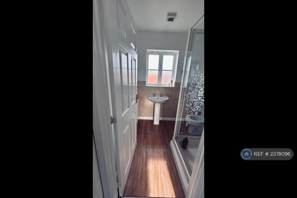 2nd Floor Bathroom With Shower