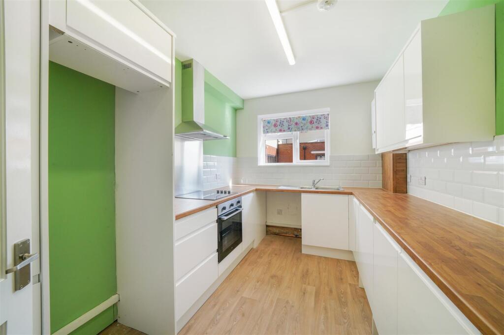 2 Circle Court, Harrowdene Road - MfguFtuirWy1cfPh