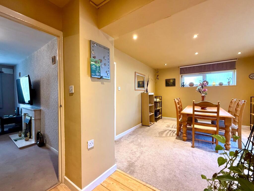 Worsley Road, Freshbrook, Swindon