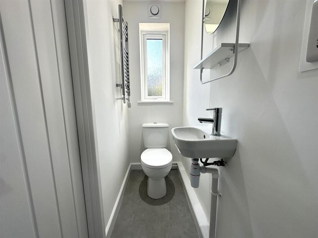 Ensuite Toilet