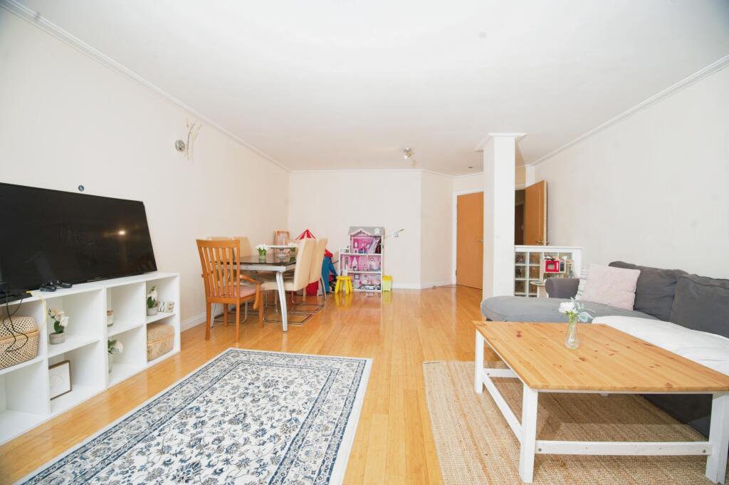 Living/Dining Area