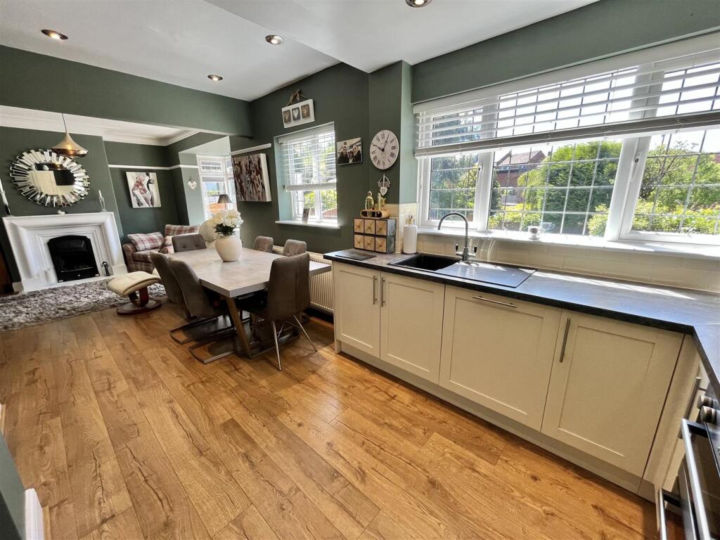 Open Plan Living/Dining/Kitchen