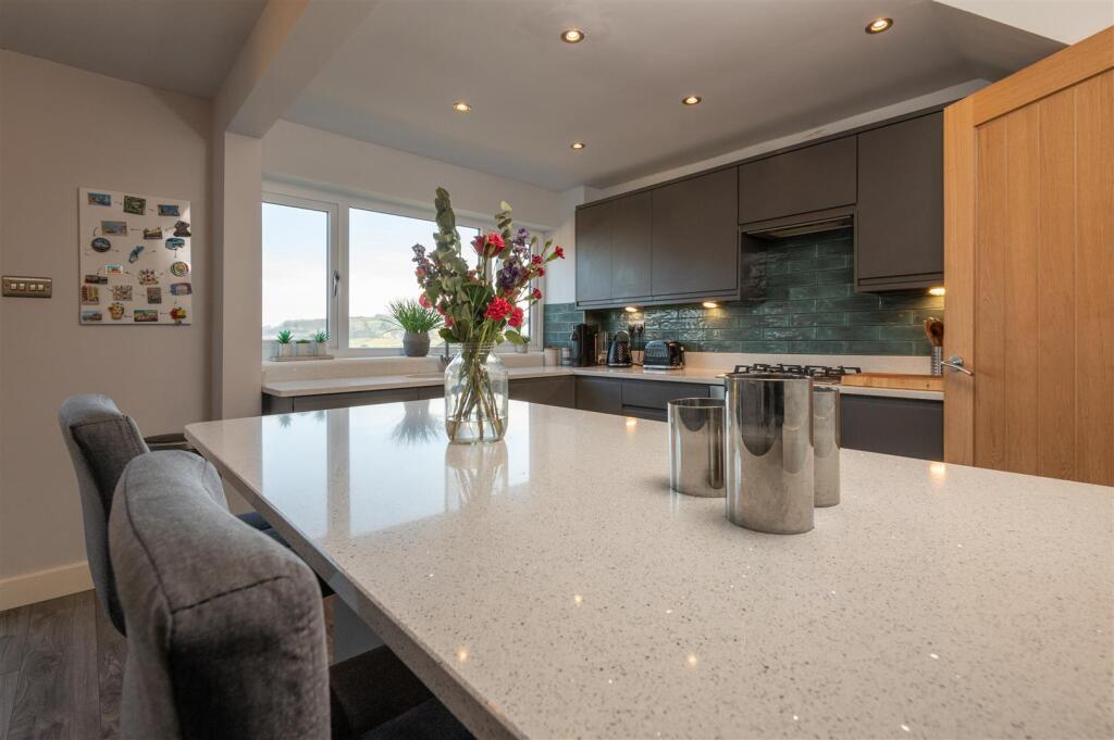 Lounge/Dining/Kitchen