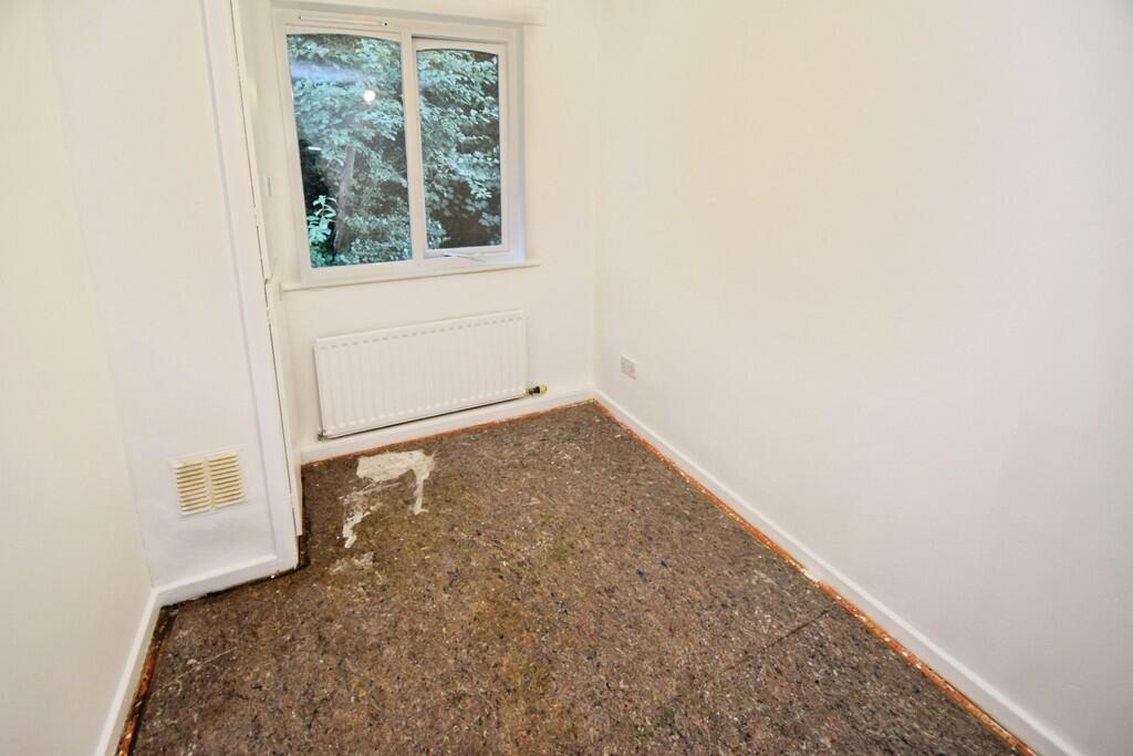 6a01a526-Bedroom ...