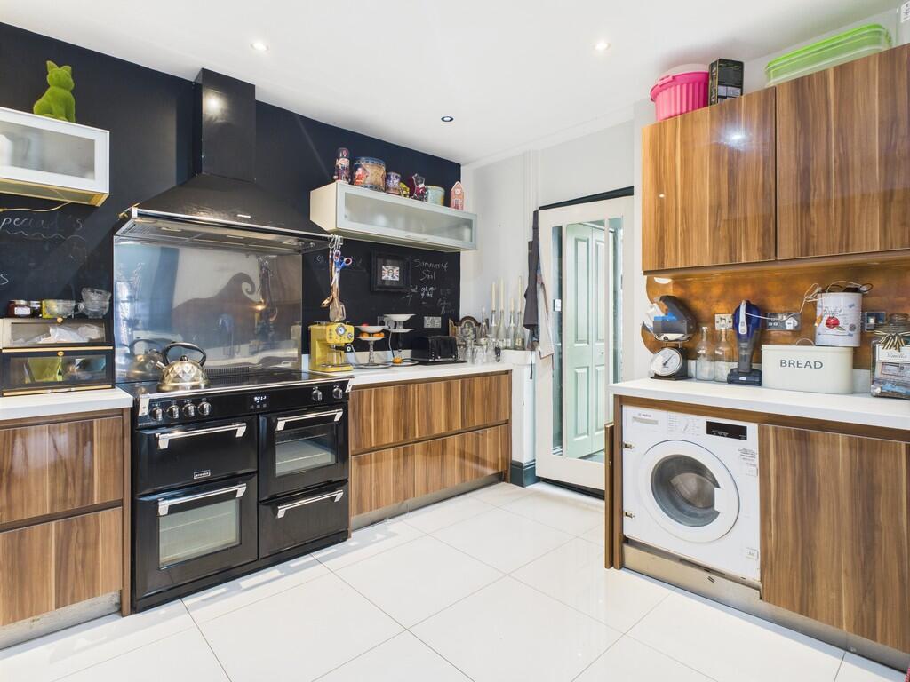 CAM05068G0-PR0032...