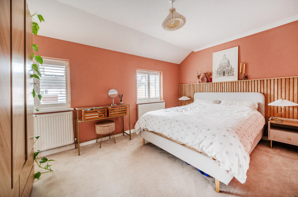 1395676-11-695f9c...