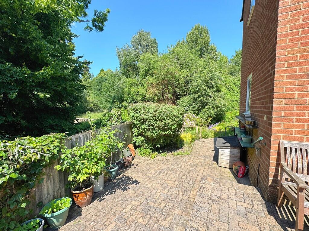 Side patio