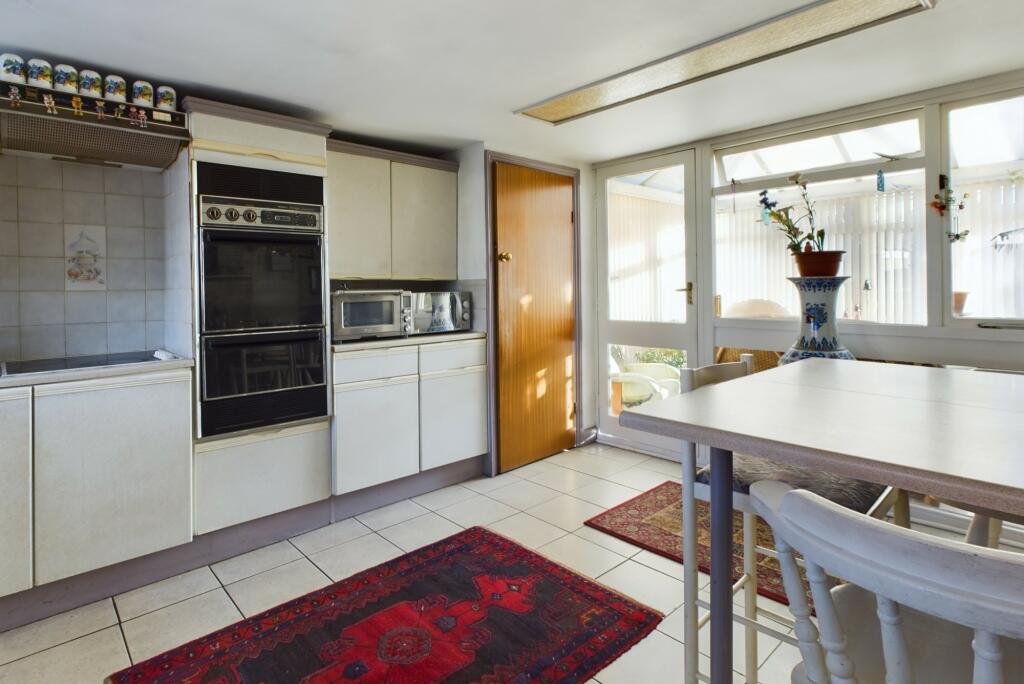 CAM02519G0-PR0211-STILL003