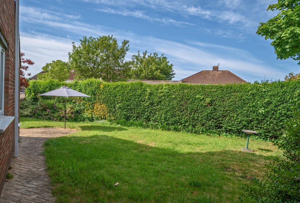 1296071-5-682c43e...