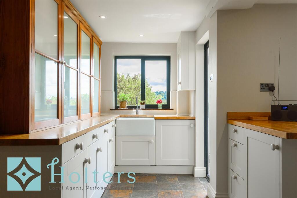 Charles's Cottage, Round Oak-30.jpg