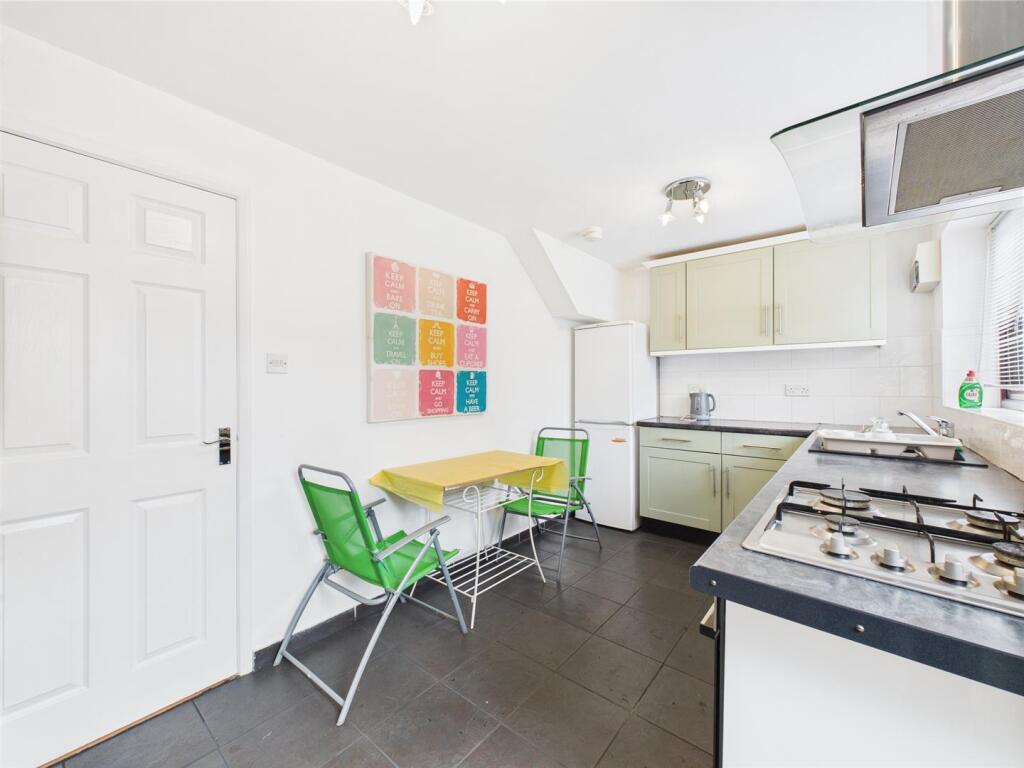 Kitchen: