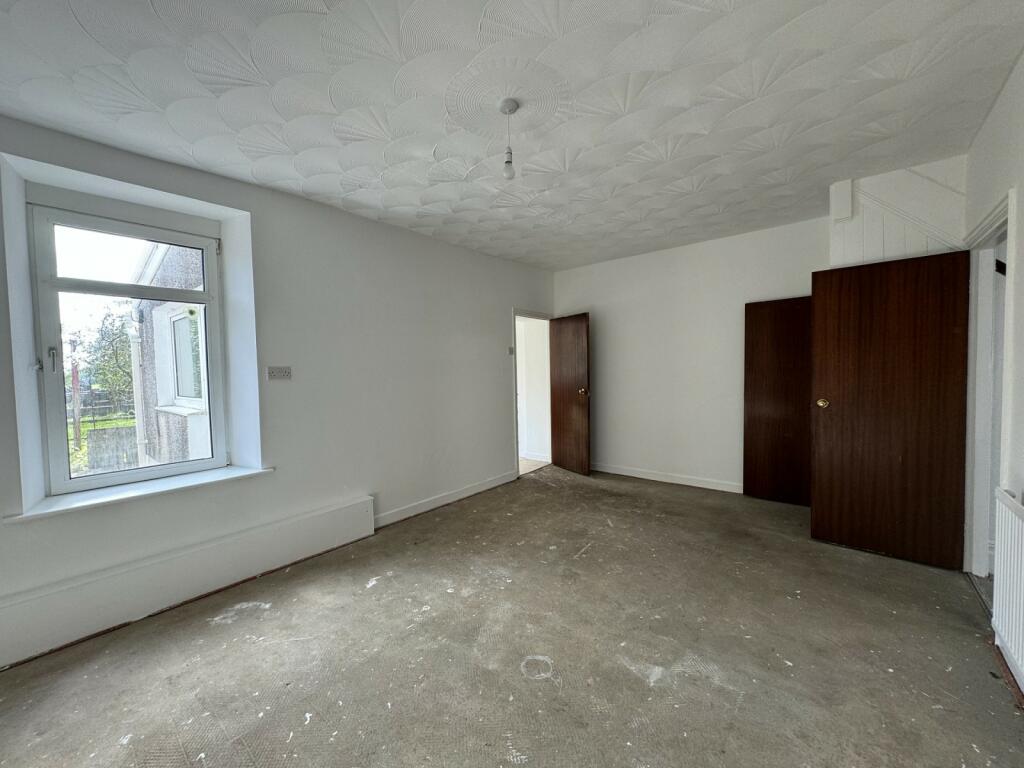 Sitting Room/Dining Room