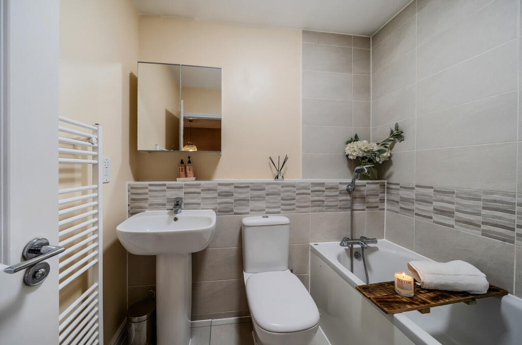 1382261-5-692081e...