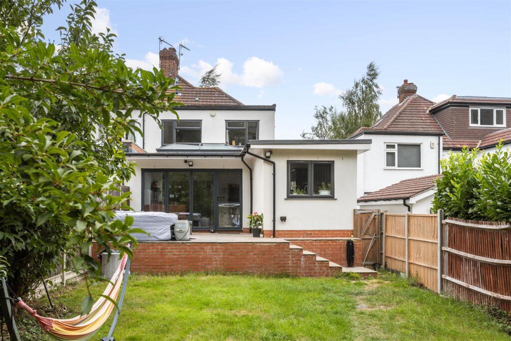 105 Birch Tree Avenue-18.jpg