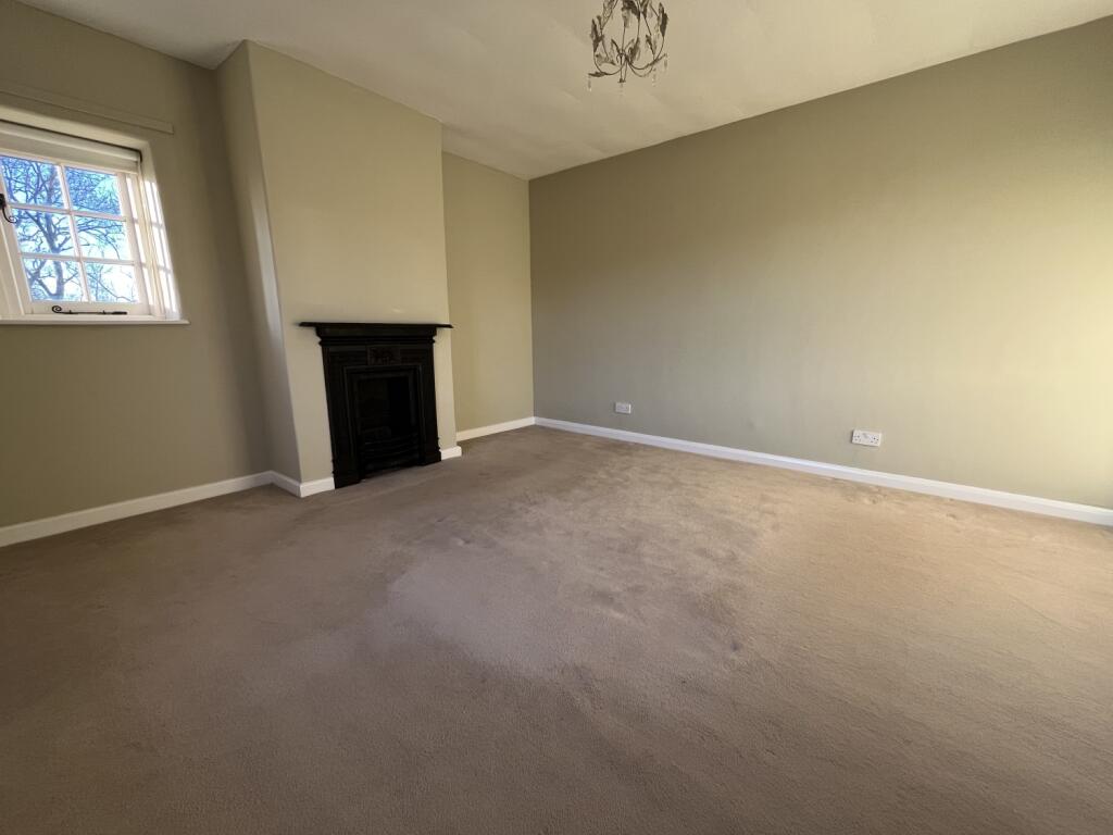 Master Bedroom (2)