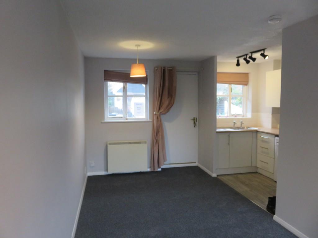 SITTING/DINING ROOM