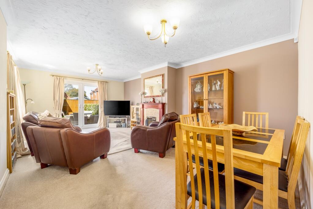 7 Richard Busby Way (Lutton)-25