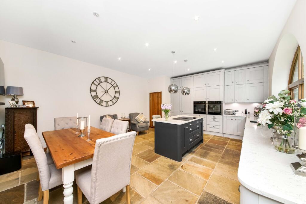 OPEN PLAN DINING KITCHEN