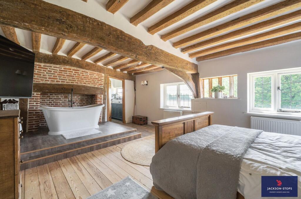 Principle Bedroom 1