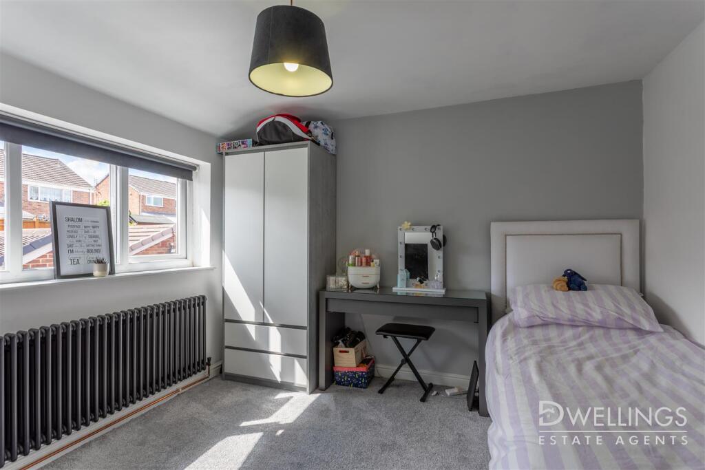 DWELEST- 8 Cheviot Close, Swadlincote, DE11 9EE-00