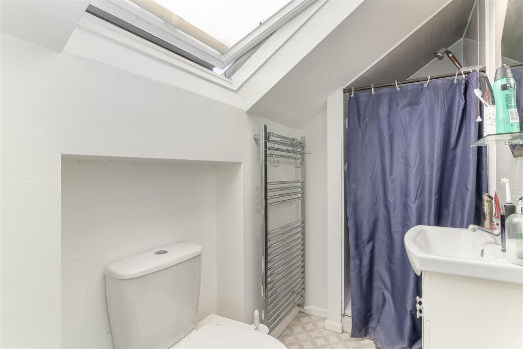 Master Bedroom Ensuite.jpg