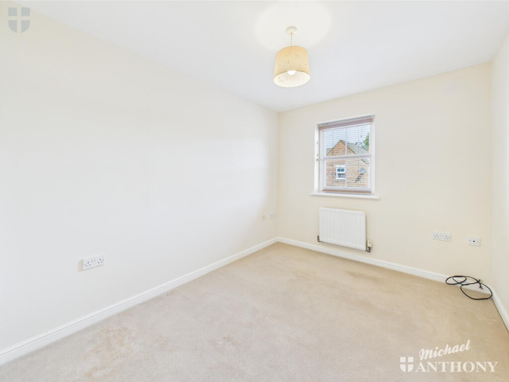 CAM03852G0-PR0262-STILL009