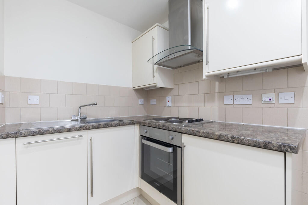 Flat 2, Arkle Hou...