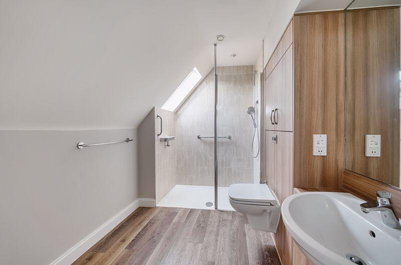 Second bedroom ensuite shower