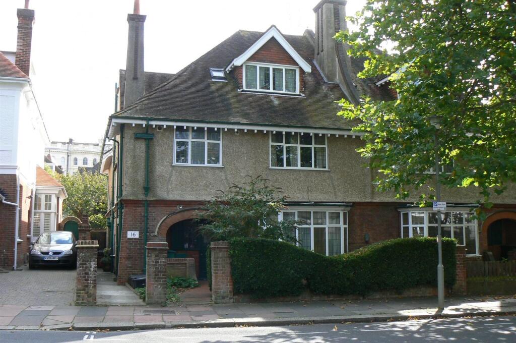 16 Windlesham Road - landscape.jpg
