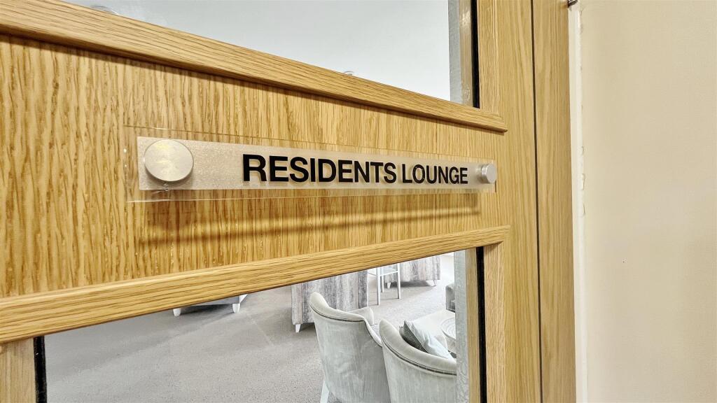 Communal Kitchen &amp; Lounge