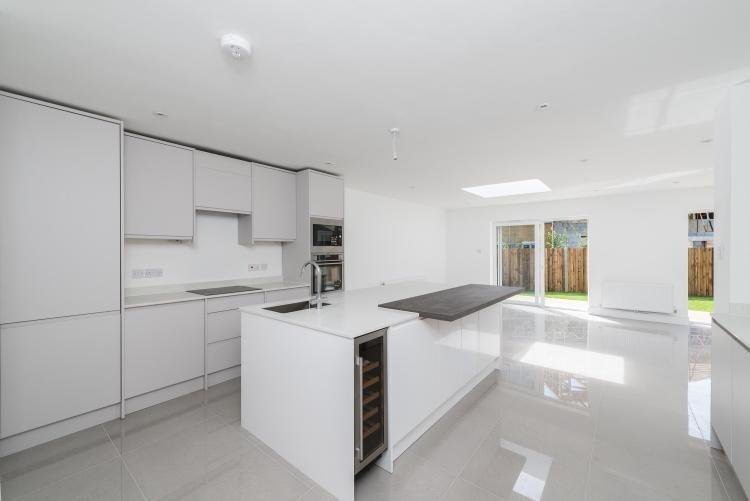 118042_P14580_IMG...