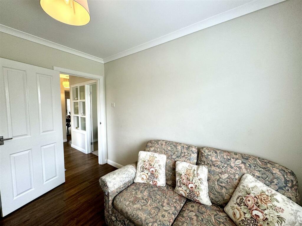 SNUG/HOME OFFICE