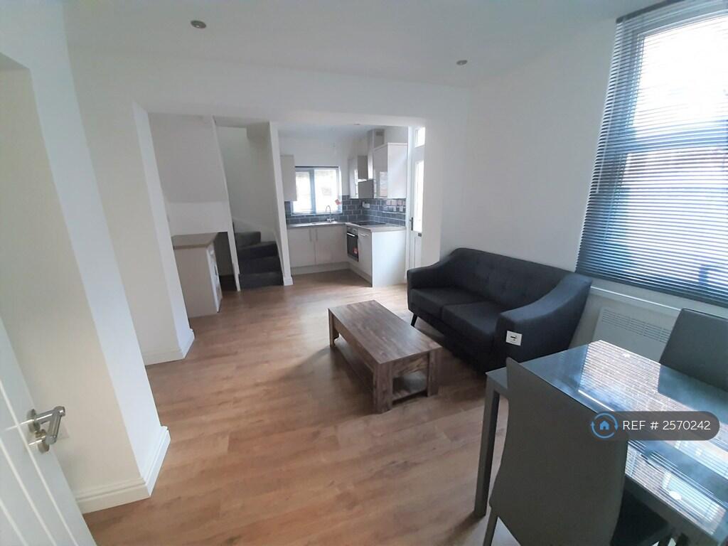 Living / Kitchen