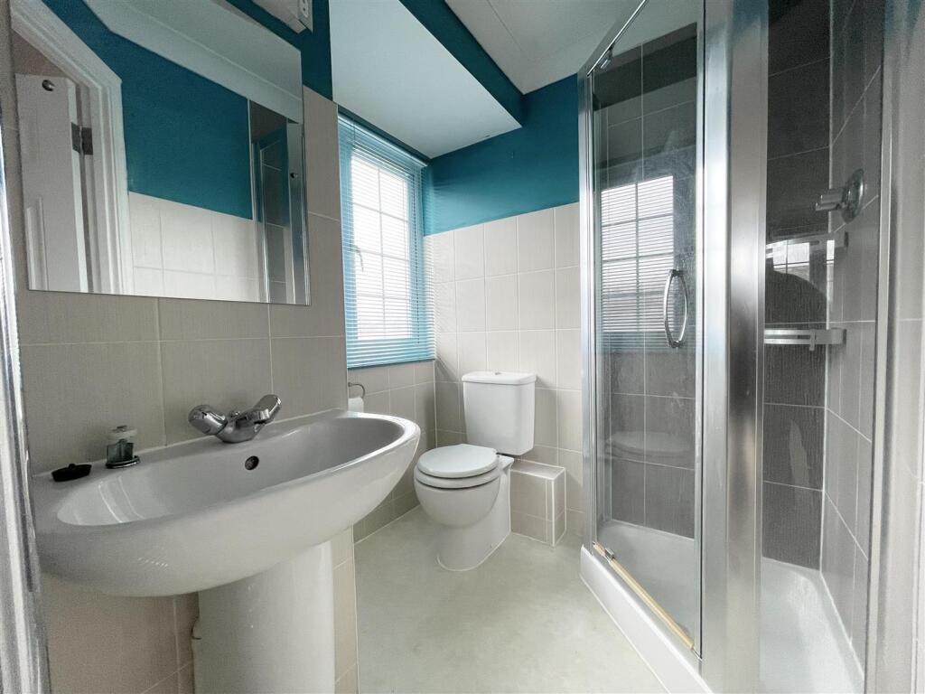 EN SUITE 1