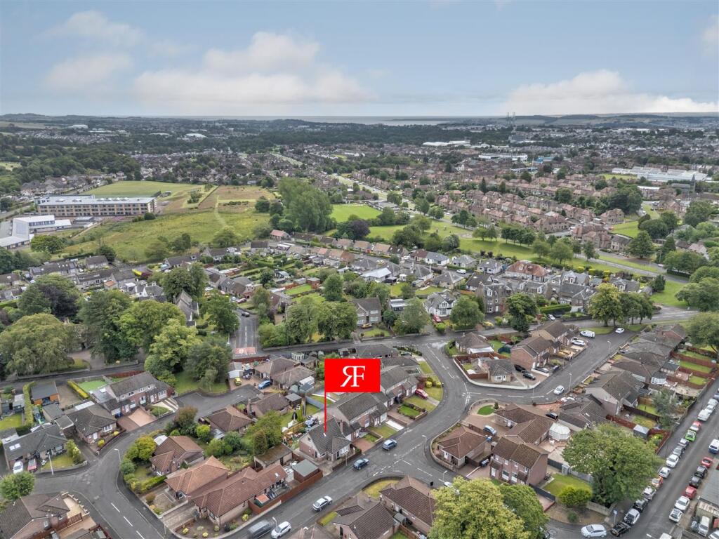 26 Loftus Road Dundee-16.JPG