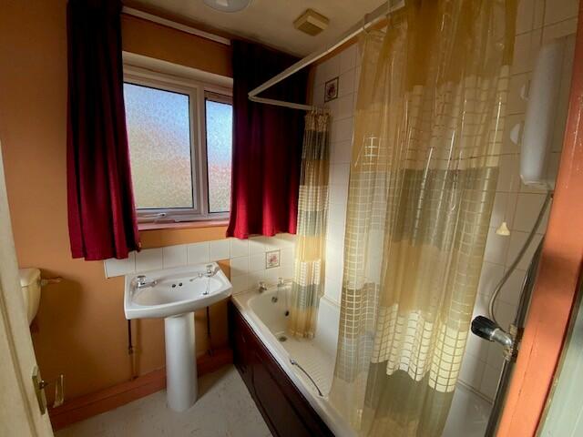 BATHROOM T202411270938.jpg