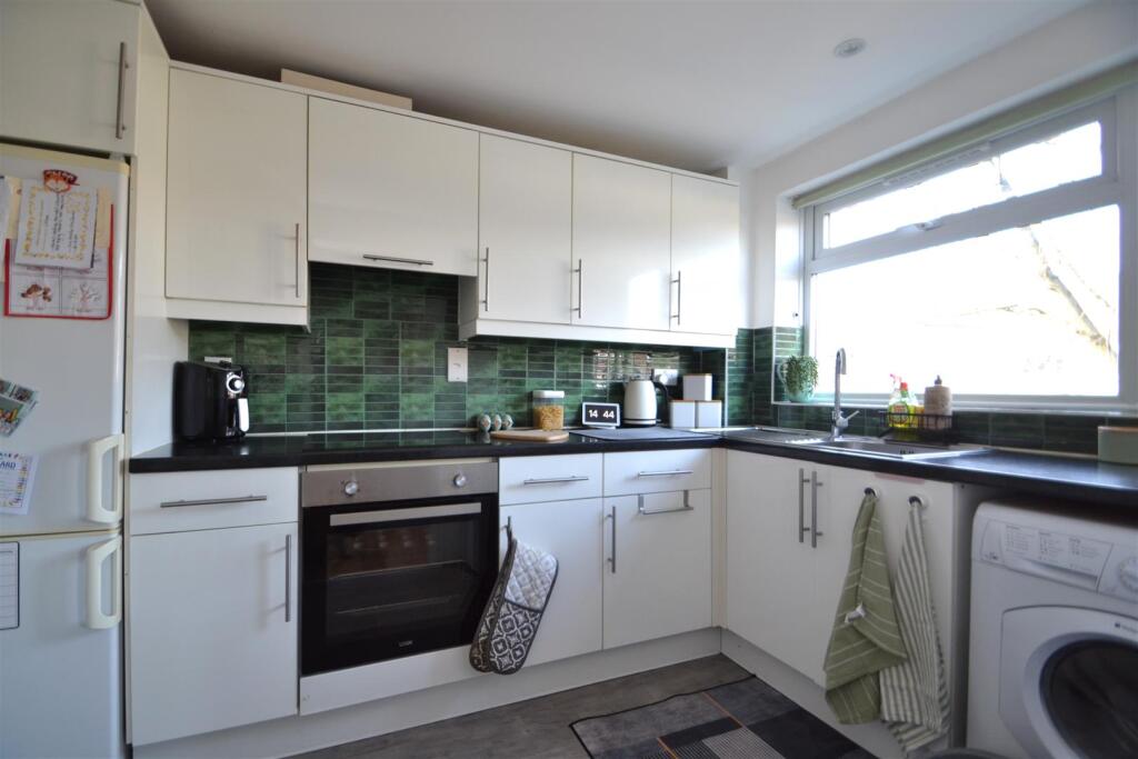 Kitchen.JPG