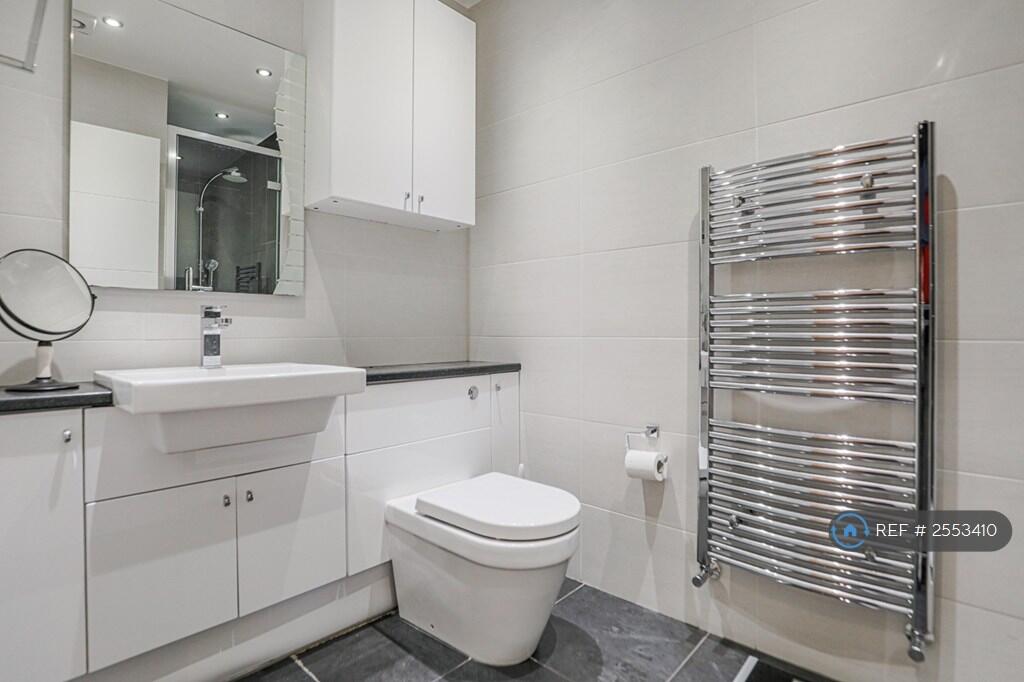 Ensuite With Walk In Shower