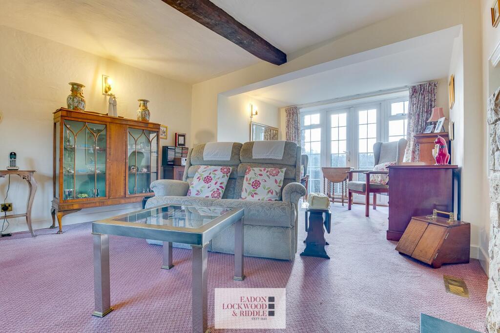 Lounge 1.4.jpg