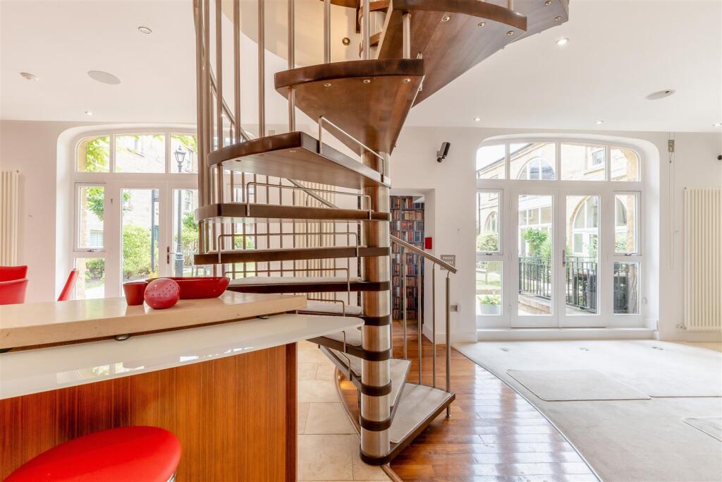 8654181-interior21.jpg