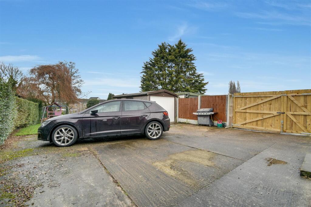 Parking to the rear