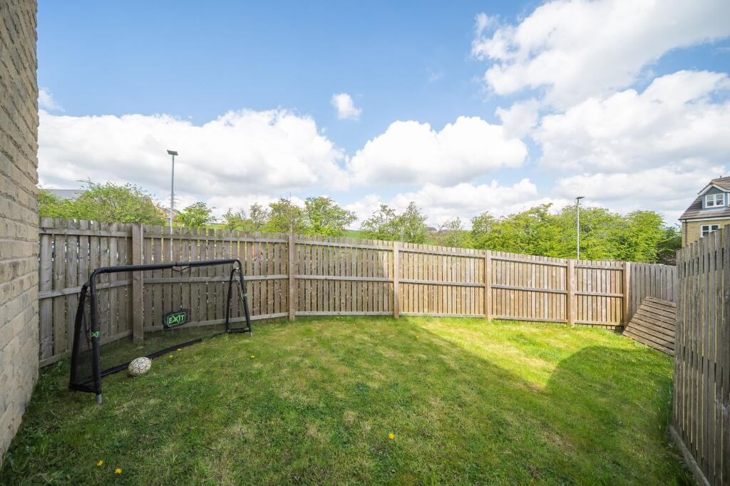 Enclosed Side Garden